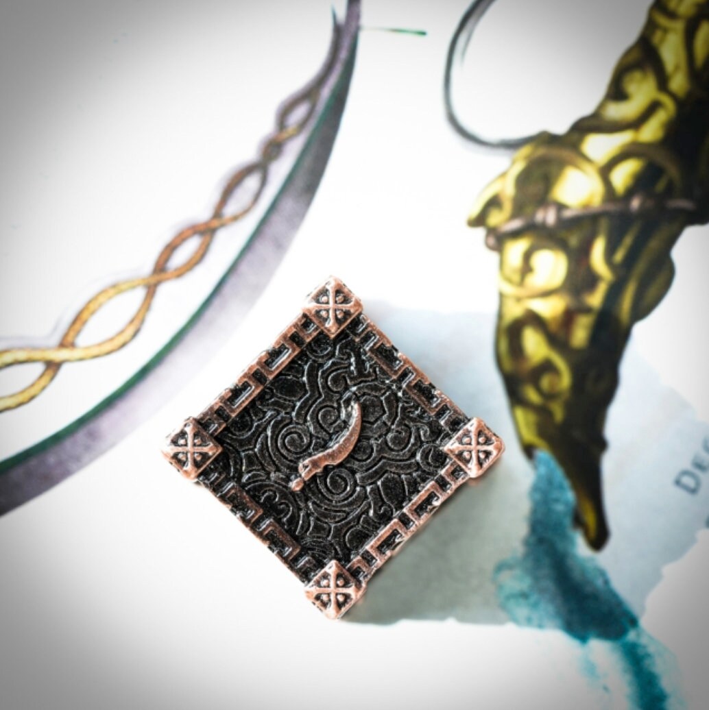 Dagger of Venom Copper Metal Rogue Style DND/TTRPG Dice set - Dicemaniac