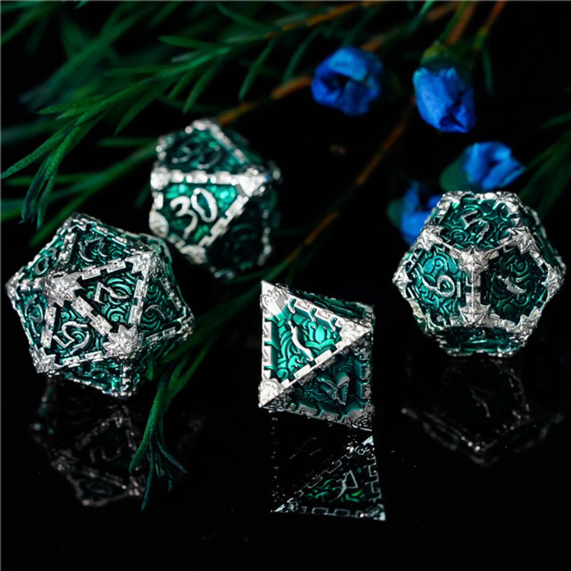 Dagger of Venom Royal Green Metal Rogue Style DND/TTRPG Dice set - Dicemaniac
