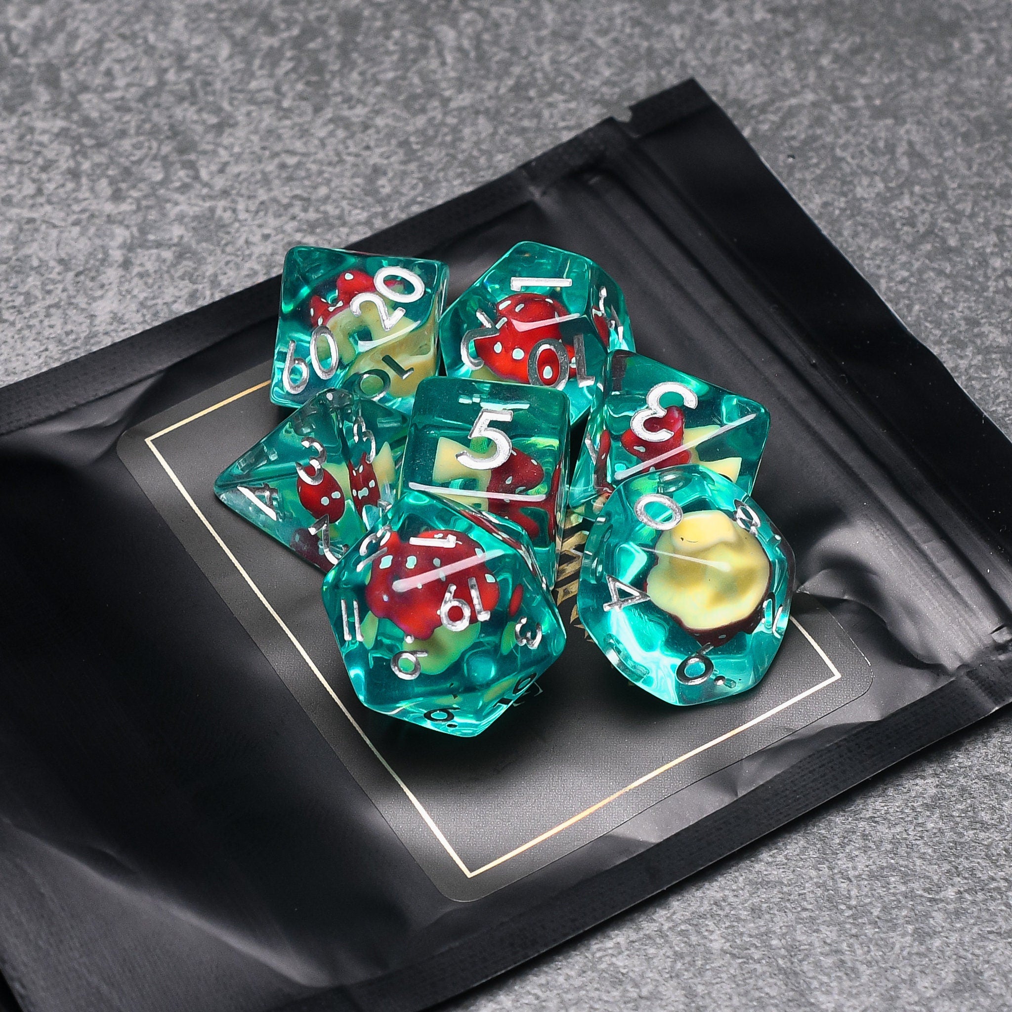 Mystery Dungeons & Dragons DND/TTRPG Dice set - Dicemaniac