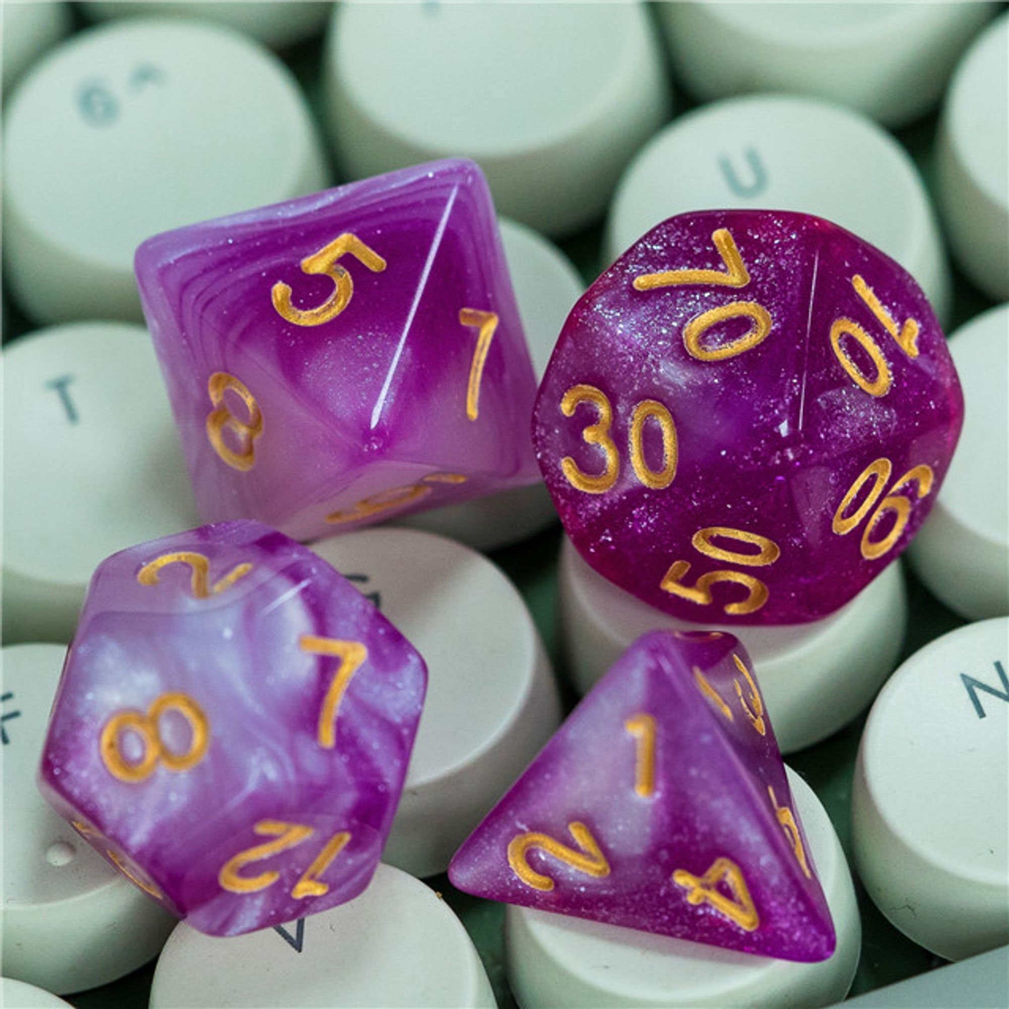 Pinky Dust DND/TTRPG Dice set - Dicemaniac